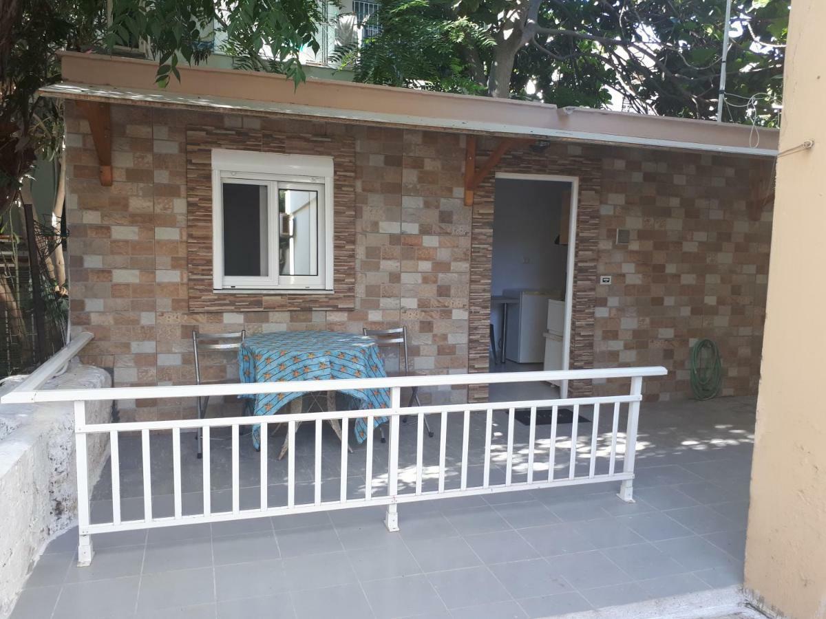 Vivian'S Small House Apartment Rhodes City Екстериор снимка
