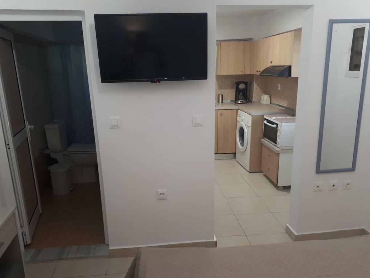 Vivian'S Small House Apartment Rhodes City Екстериор снимка