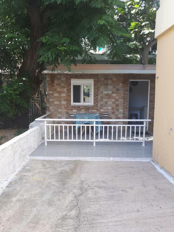 Vivian'S Small House Apartment Rhodes City Екстериор снимка